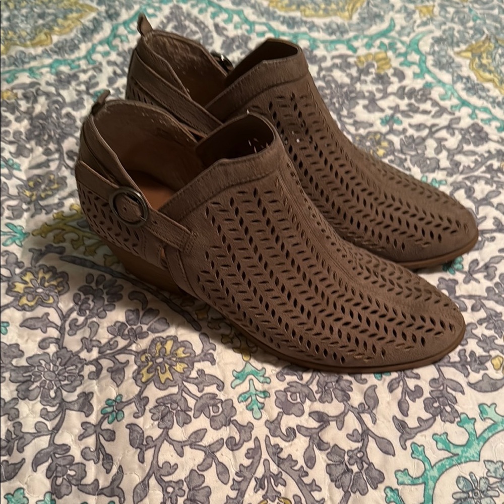Women's Ankle Boots size 7